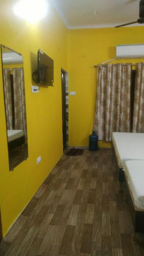 SHIVOHM INN HOMESTAY 400 mtrs from Kashi Vishwanath Temple